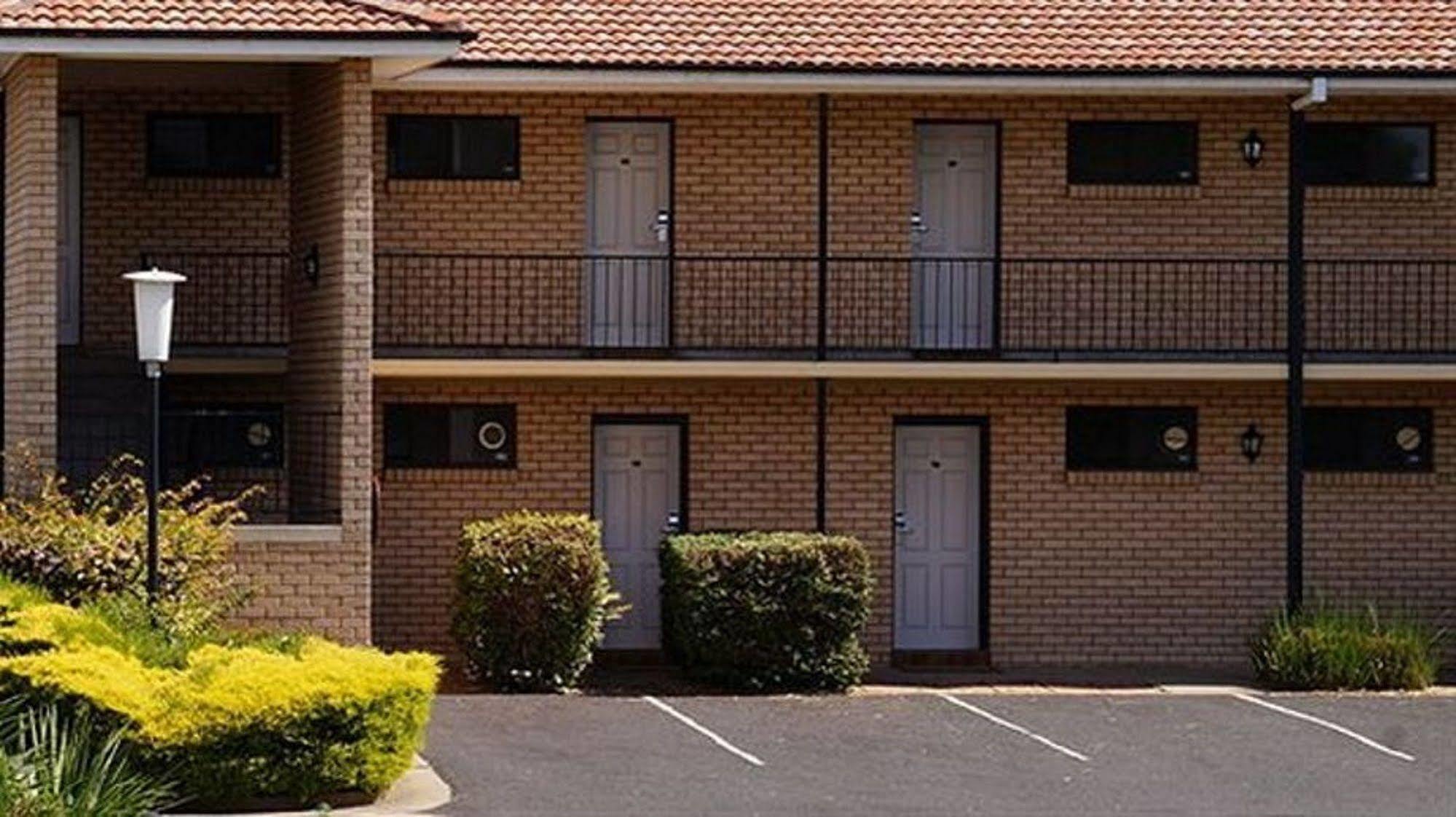 West End Motor Lodge オレンジ エクステリア 写真